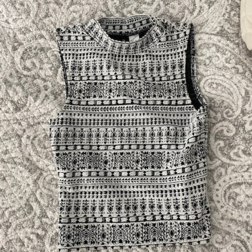 H&M Bodycon Patterned Tank - Size Medium. Never worn